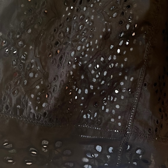 Eyelet top ! - Picture 2 of 4